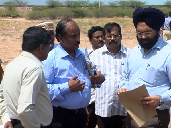 Officals raid in illegal mining near Thoothukudi Officals raid in illegal mining near Thoothukudi