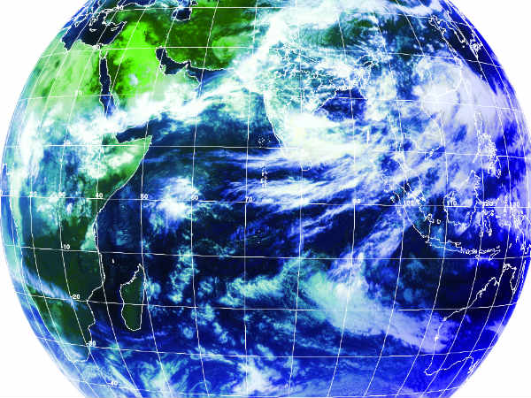 Typhoon strikes south China after killing six in Philippines Typhoon strikes south China after killing six in Philippines
