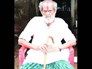 In Orissa, a former king now depends on villagers for meals In Orissa, a former king now depends on villagers for meals