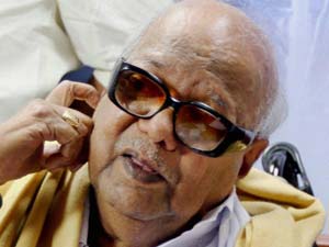 Karunanidhi cautions Centre on Fishermen's issue Karunanidhi cautions Centre on Fishermen's issue