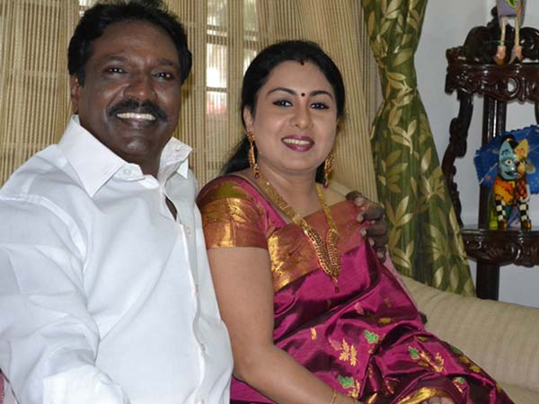 கணவருடன் இணைந்து