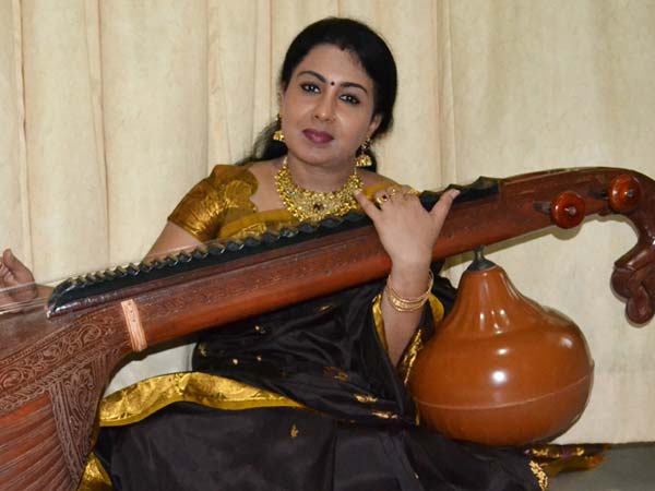 பல்வேறு டிவிகளில்