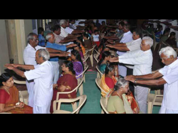 Husbands honour wives in Rajapalayam function Husbands honour wives in Rajapalayam function