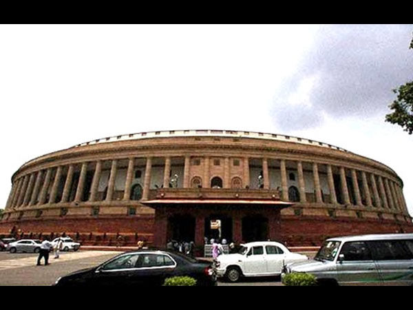 High drama in Parliament: 11 Seemandhra MPs suspended High drama in Parliament: 11 Seemandhra MPs suspended