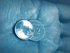 Rupee at 68, Sensex tanks over 600 pts on fresh Syria fears Rupee at 68, Sensex tanks over 600 pts on fresh Syria fears