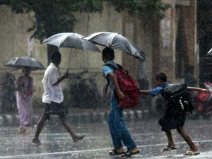 Schools and colleges to be shut today in Chennai, Kanchi and Thiruvallur Schools and colleges to be shut today in Chennai, Kanchi and Thiruvallur