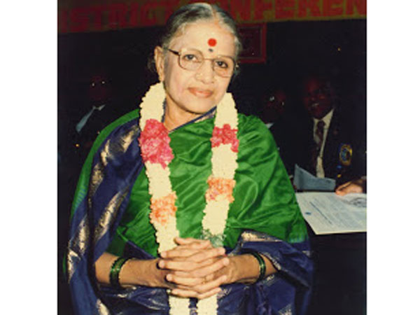 பல மொழிகளில் புலமை