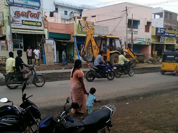 Mend the national highway in Paramakudi: SDPI urges government Mend the national highway in Paramakudi: SDPI urges government