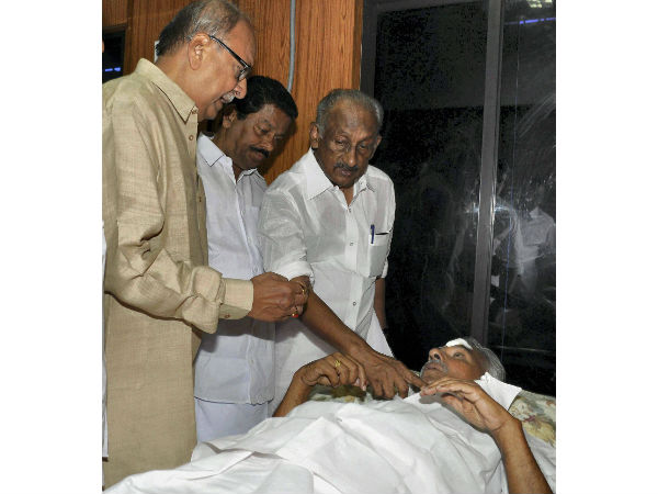 கல்வீச்சில் காயமடைந்த கேரள முதல்வருக்கு ‘இசட்’ பிரிவு பாதுகாப்பு வழங்க முடிவு