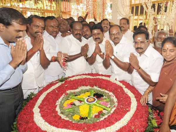 தமிழக அமைச்சர்கள்