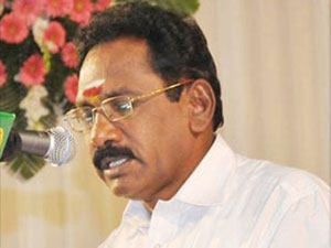 Thevar Pooja: Ministers' car attacked Thevar Pooja: Ministers' car attacked