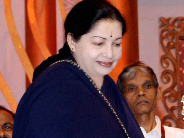 அகமகிழும் ஜெயலலிதா