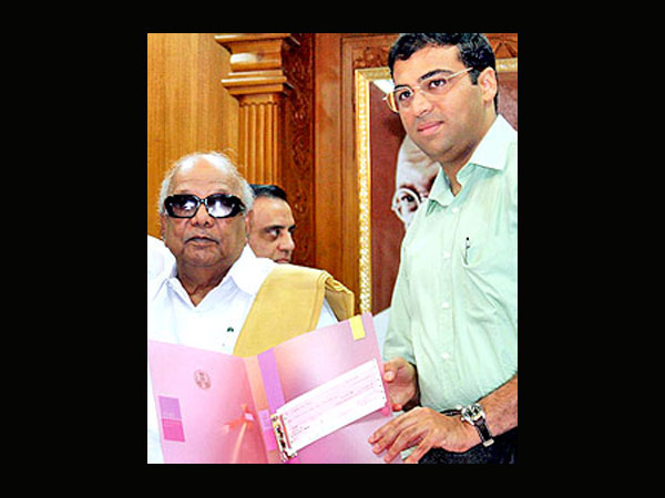 ஆனந்த்தைப் பெருமைப்படுத்தினேன்