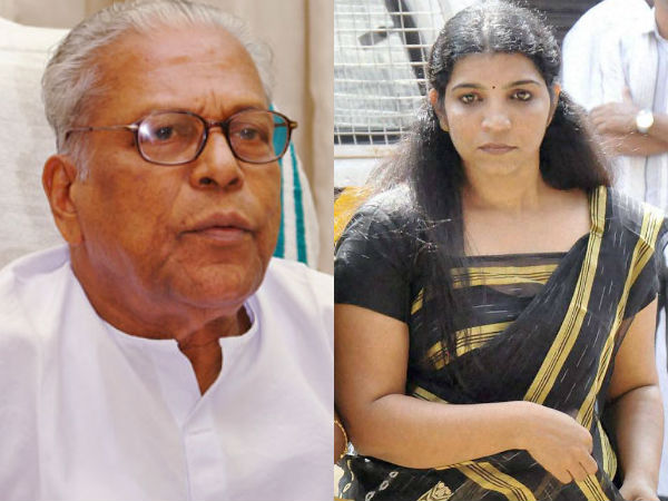 Saritha Nair does U-turn on filing defamation suit against VS Achuthanandan Saritha Nair does U-turn on filing defamation suit against VS Achuthanandan