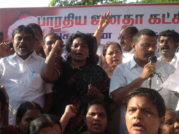 அல்வா கொடுத்து விடுவார் என்று பேசலாமா?