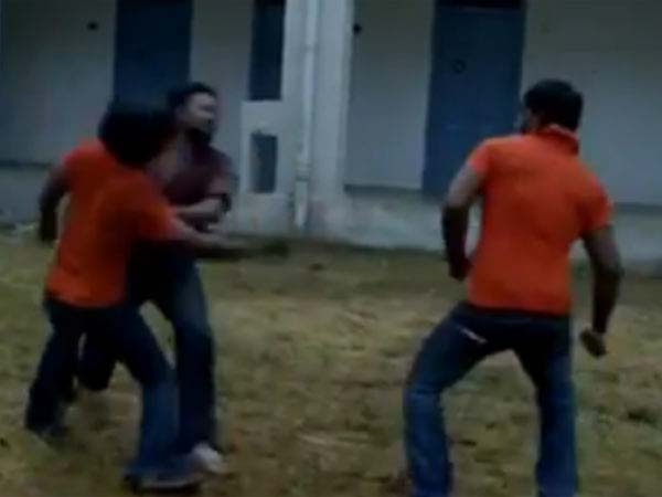 3 College students clash in Chennai 3 College students clash in Chennai