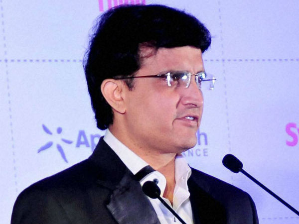 கிரிக்கெட் வீரர்களுக்கு அடுத்தடுத்து குறி