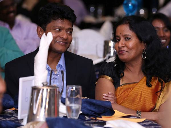 நான்கு பிரிவுகளில் விருதுகள்