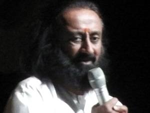 Arvind Kejriwal should not refuse security offered to him: Sri Sri Ravi Shankar Arvind Kejriwal should not refuse security offered to him: Sri Sri Ravi Shankar