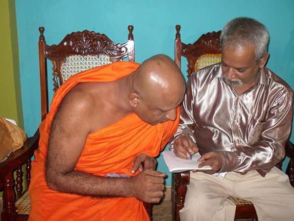Lankan Buddist monk slams fascists Lankan Buddist monk slams fascists