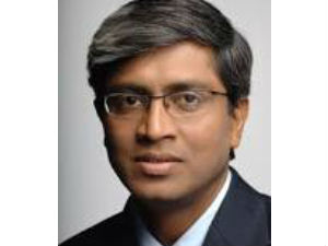 TV journalist Ashutosh joins Arvind Kejriwal's Aam Aadmi Party TV journalist Ashutosh joins Arvind Kejriwal's Aam Aadmi Party