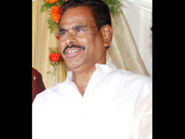 சிக்கட்டும்.. நசுக்குகிறேன்