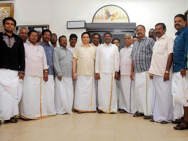 வேட்டிக்கு மாறிய சகாயம்