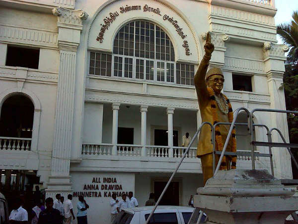 தலைமைக்கழகத்தில் விழாக்கோலம்