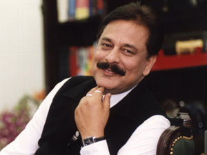 SC issues non-bailable warrant against Subrata Roy SC issues non-bailable warrant against Subrata Roy