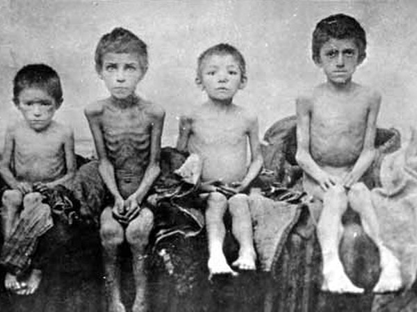 Famine in Berdyansk Ukraine_-_1922 Famine in Berdyansk Ukraine_-_1922