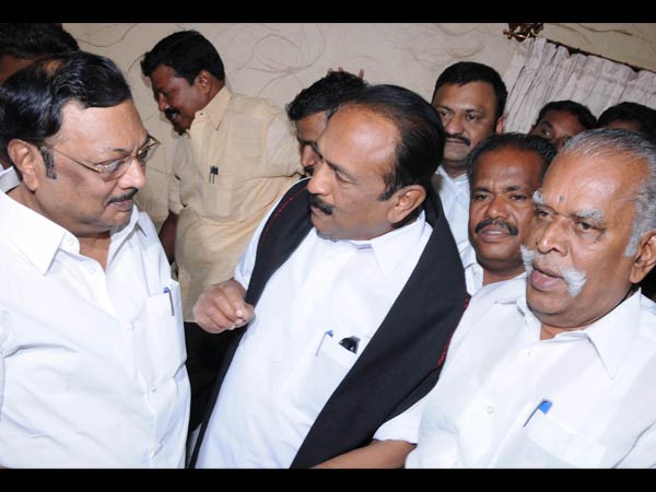 யார் யாரைச் சந்தித்தாலும்