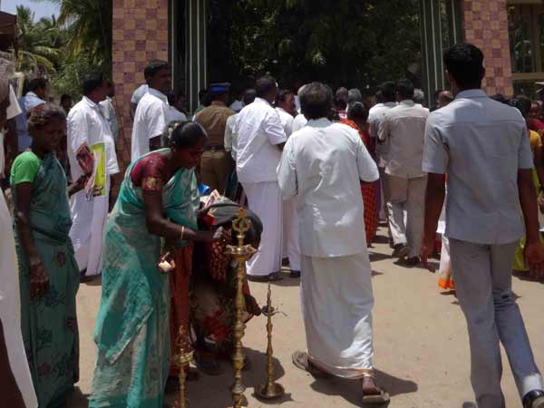 தலையில் கொட்டுங்கள்