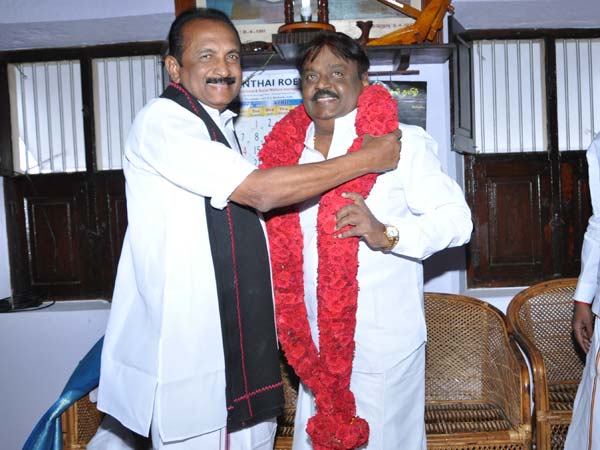 இரண்டு சிங்கங்கள்