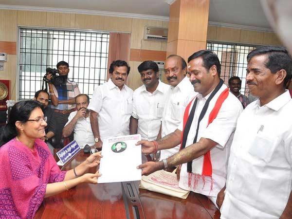 758 candidates file nominations in TN 758 candidates file nominations in TN