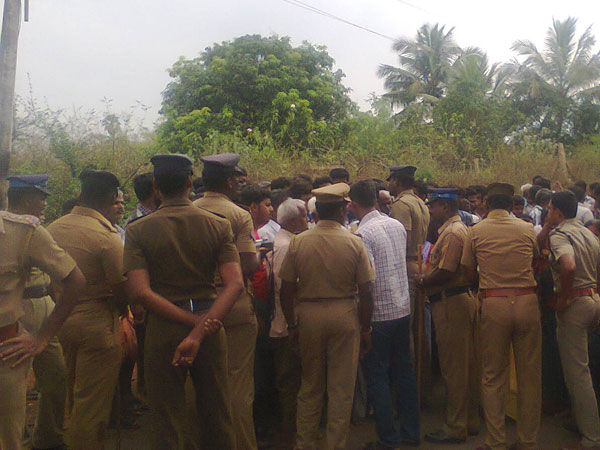 Kamarajar statue desecrated near Tenkasi Kamarajar statue desecrated near Tenkasi