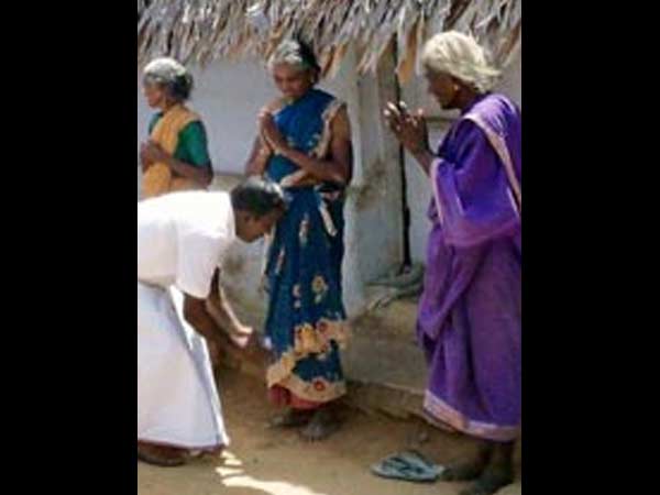 பாட்டியை கட்டிபிடி