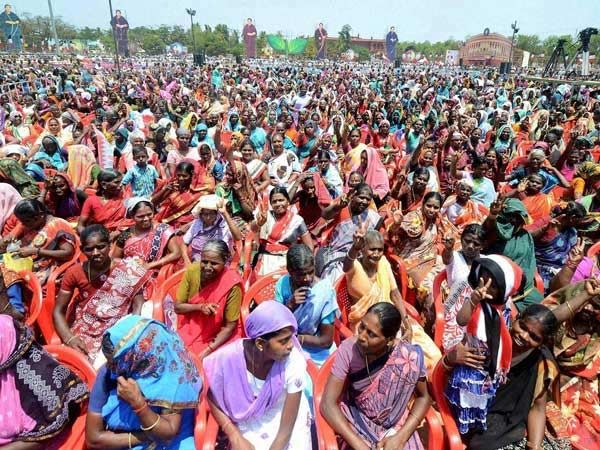 நாங்களும் காலில் விழுவோம்