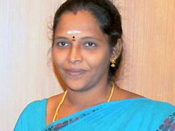 ADMK group clash near Sankaran kovil; 8 injured ADMK group clash near Sankaran kovil; 8 injured