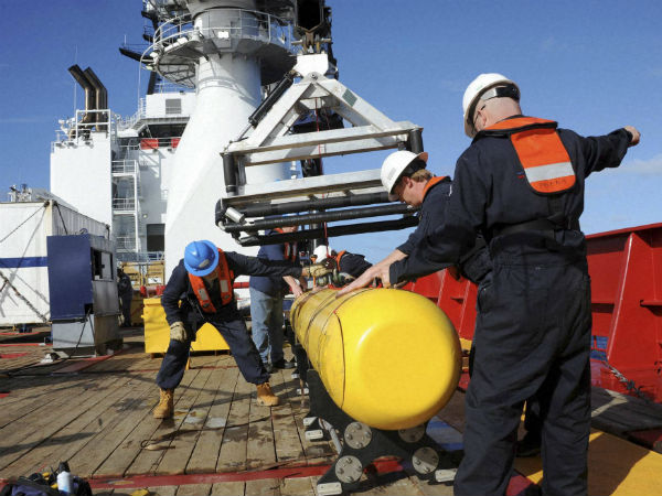 Pings heard again by Australian ship; Black Box of MH370 might be found? Pings heard again by Australian ship; Black Box of MH370 might be found?