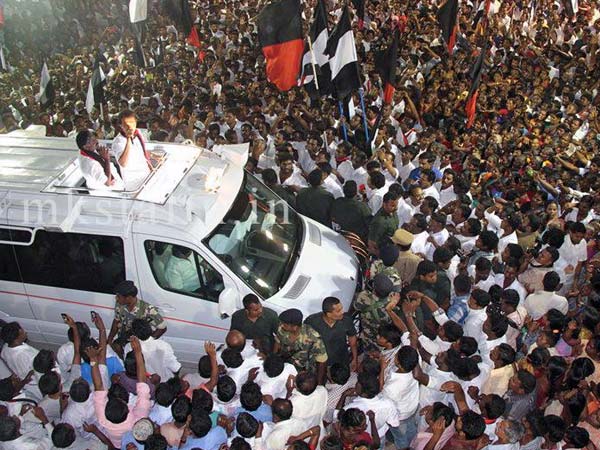 வேனுக்கும் கிராக்கி