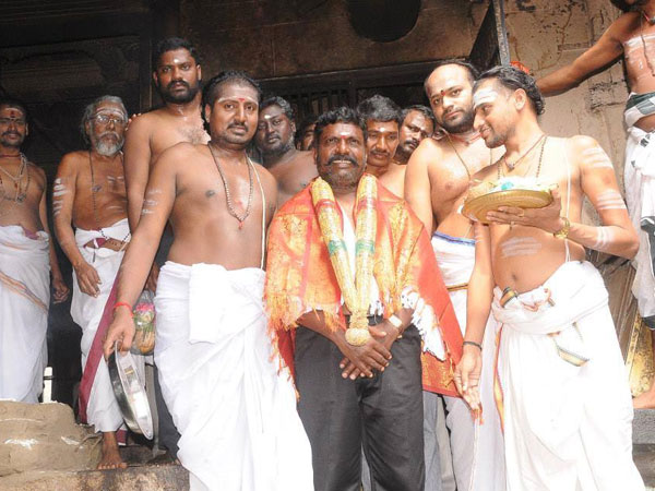 சிற்றம்பல மேடையேறி வழிபாடு