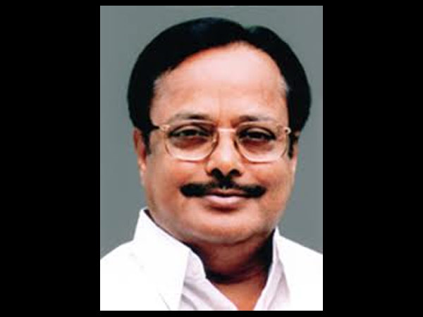 பொள்ளாச்சியில் அதிமுக