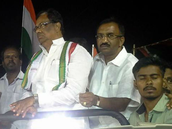 கரண்ட் இருக்குப்பா