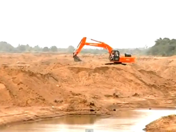 One held for taking sand from Cauvery river bed without permission One held for taking sand from Cauvery river bed without permission