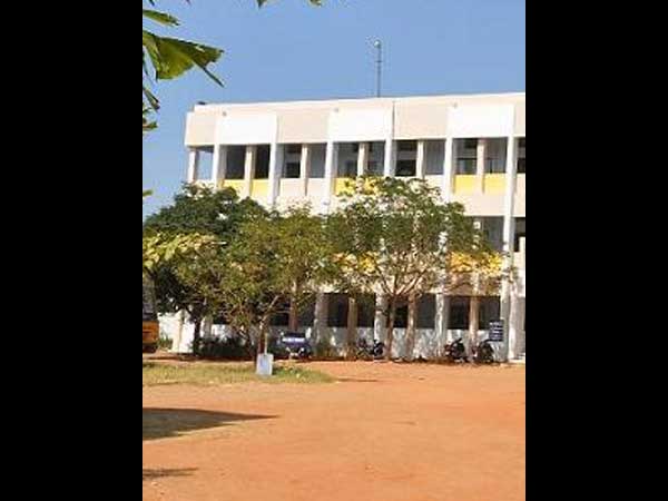 நிர்வாகம் தாராளம்: