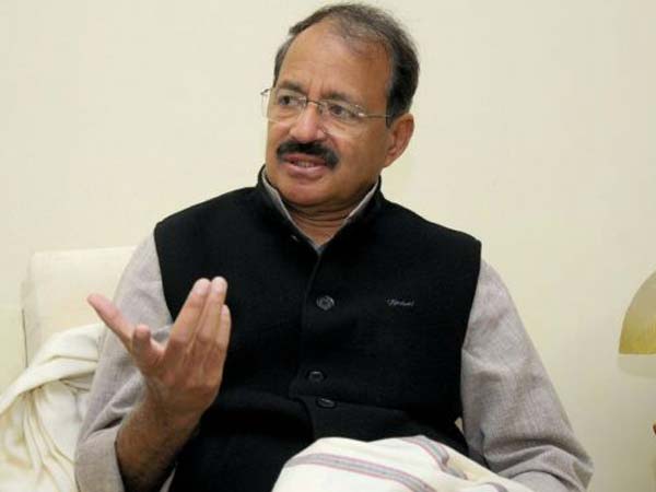 Rashid Alvi offers to take care of Modi's mother Rashid Alvi offers to take care of Modi's mother