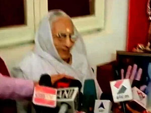 Modi's mother prayers sun god for son Modi's mother prayers sun god for son