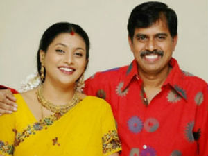 Actress Roja’s husband Selvamani tonsured his head in Tirupathi Actress Roja’s husband Selvamani tonsured his head in Tirupathi