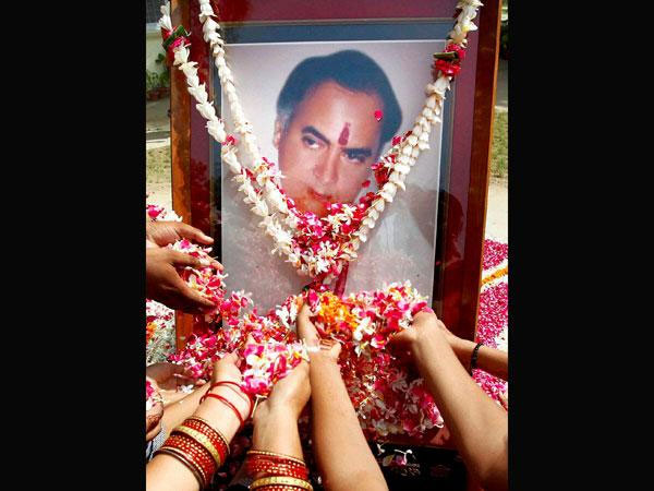 Rajiv Gandhi death anniversary observed in govt offices - secretly Rajiv Gandhi death anniversary observed in govt offices - secretly