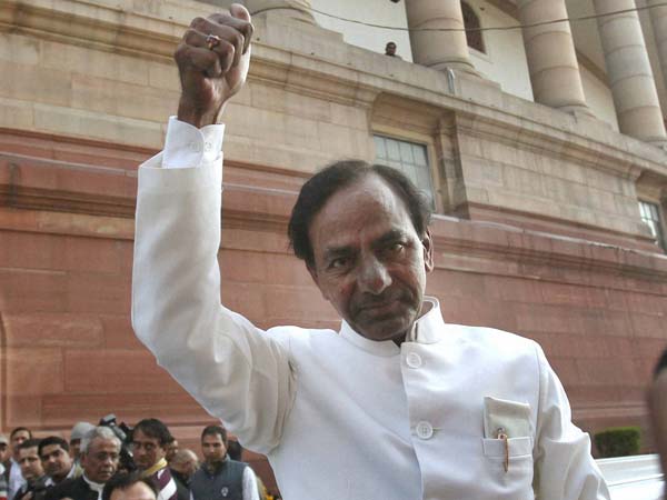 Andhra natives have no role in Telangana govt, says KCR Andhra natives have no role in Telangana govt, says KCR